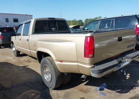 1998 Chevrolet C3500 z USA, uszkodzony, nr VIN 1GCHC33J9WF022102